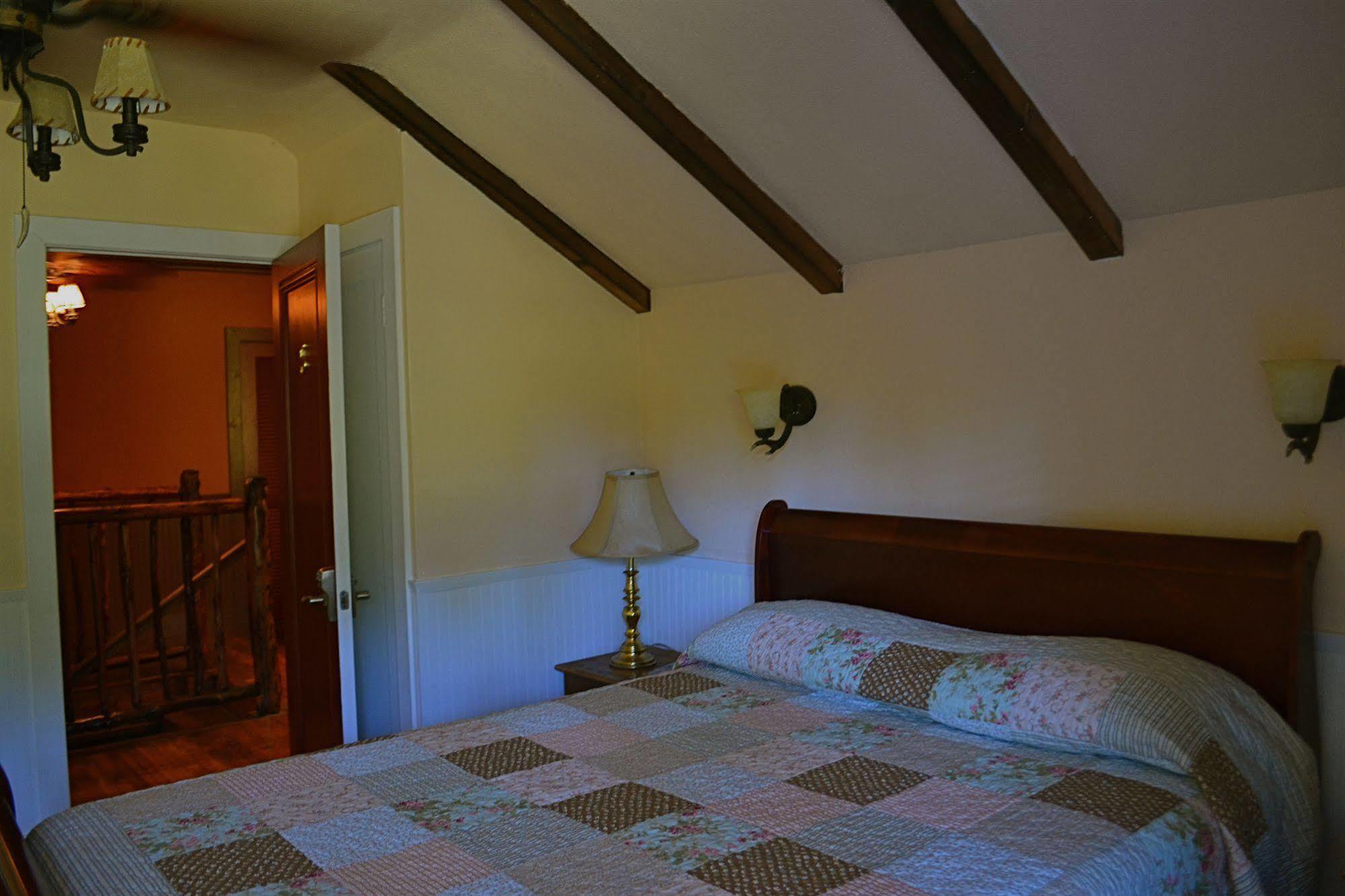 Guerneville Lodge Buitenkant foto